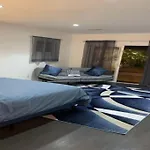 5 Bedroom House In Beverly Hills