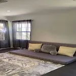 5 Bedroom House In Beverly Hills