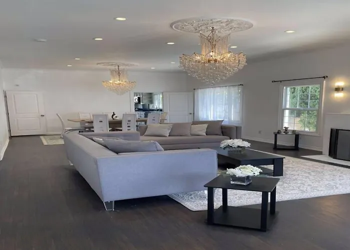 5 Bedroom House In Beverly Hills
