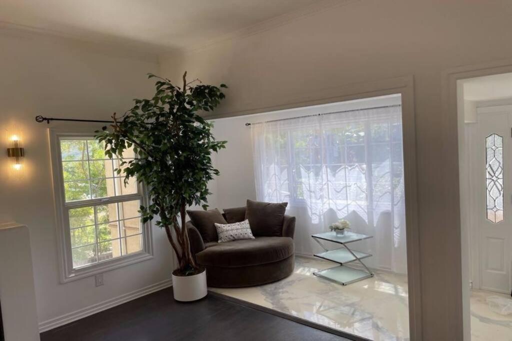 Holiday home 5 Bedroom House In Beverly Hills Los Angeles
