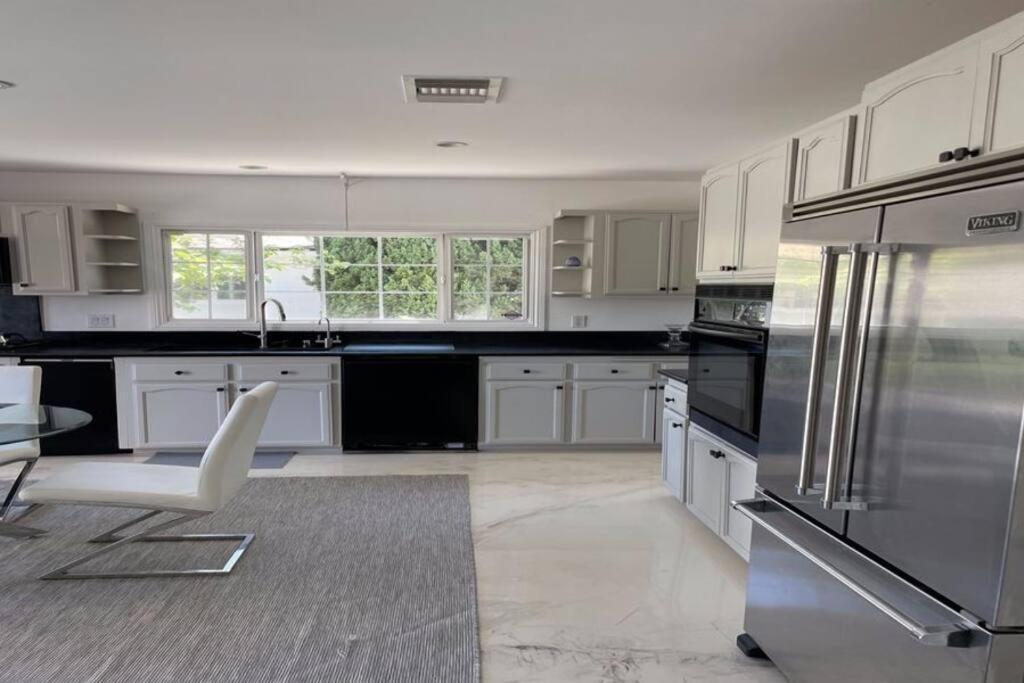 Holiday home 5 Bedroom House In Beverly Hills Los Angeles
