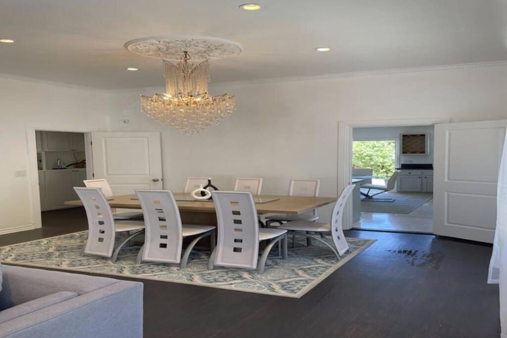 Holiday home 5 Bedroom House In Beverly Hills
