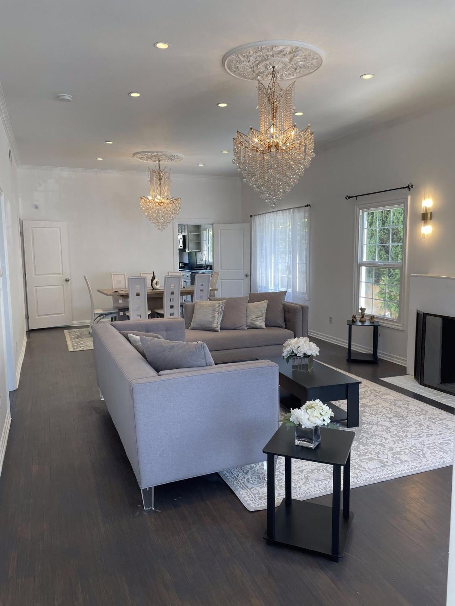 5 Bedroom House In Beverly Hills *