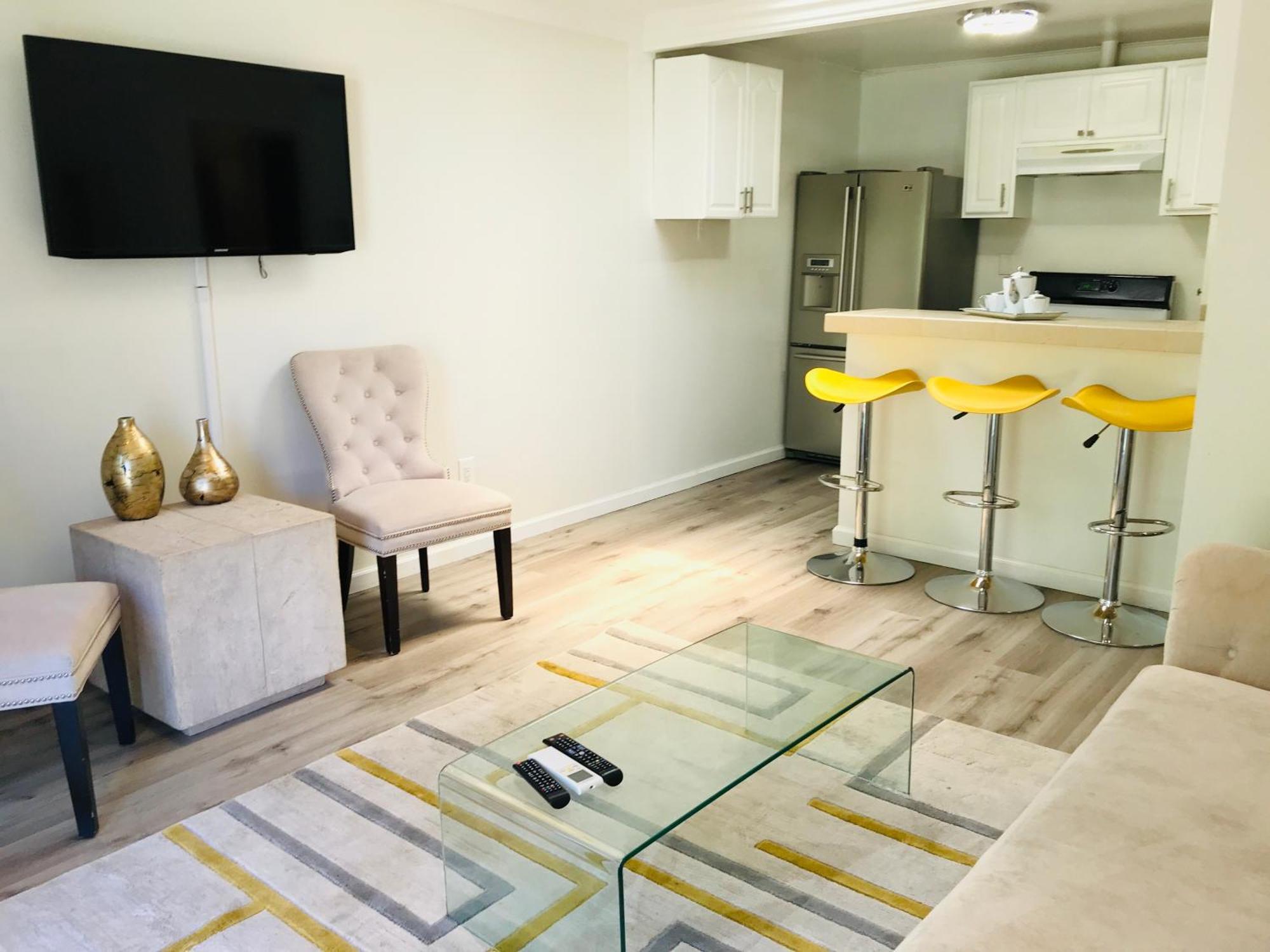 5 Bedroom House In Beverly Hills Holiday home