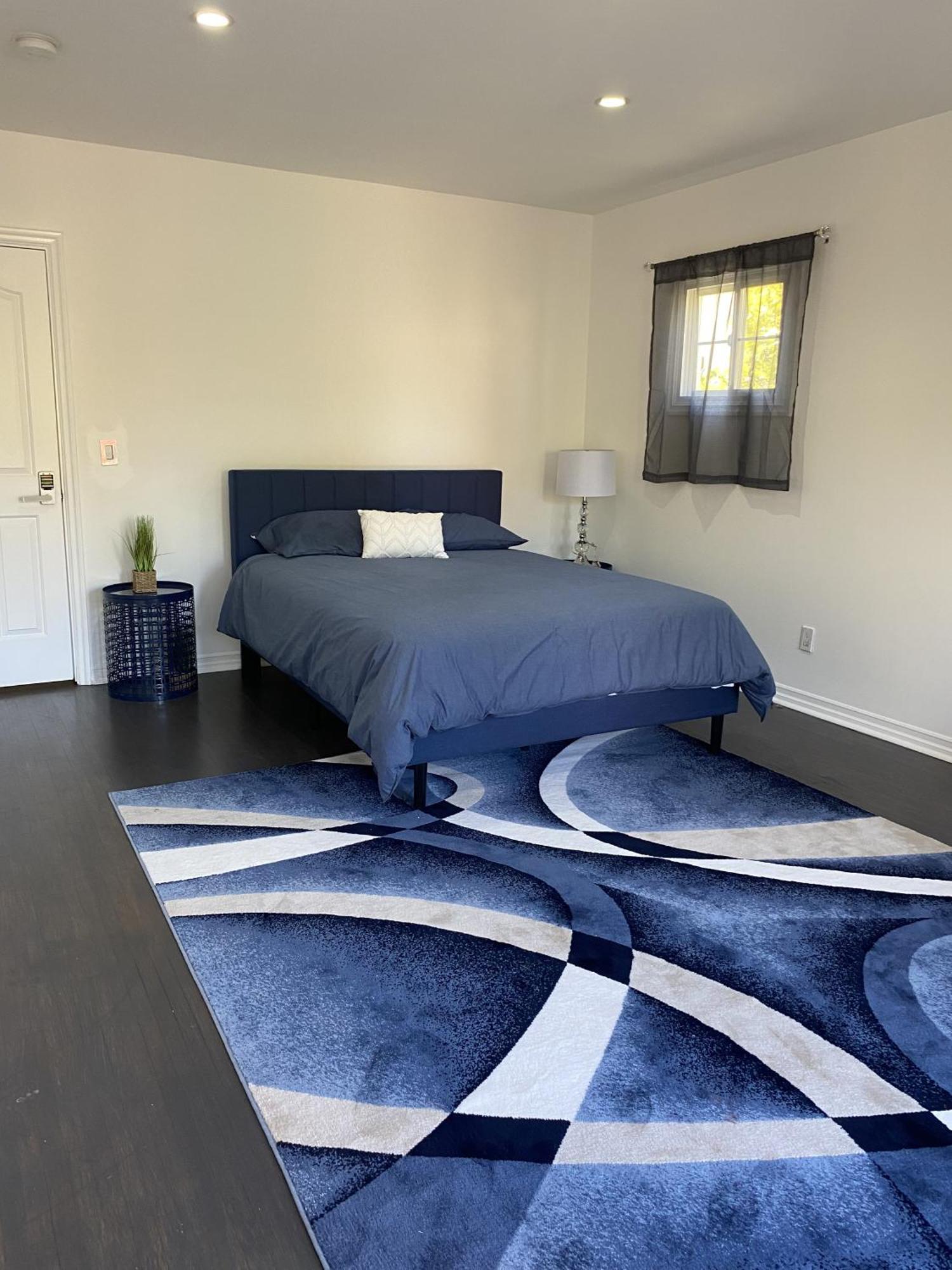 5 Bedroom House In Beverly Hills *